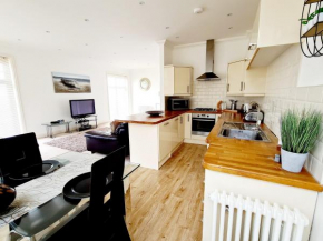 Seas the Day Beachfront Apartment Ramsgate - Sleeps 4